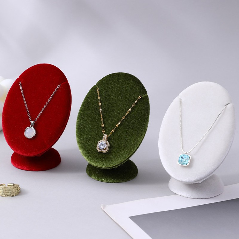 Luxury Velvet Necklace Display - Body Jewelry Display Ideas recension och pris