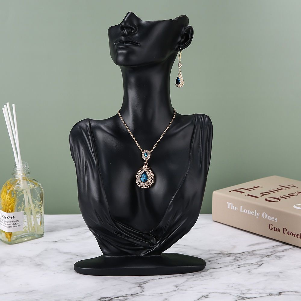 Portrait Neck Necklace Display - Body Jewelry Display Ideas recension och pris