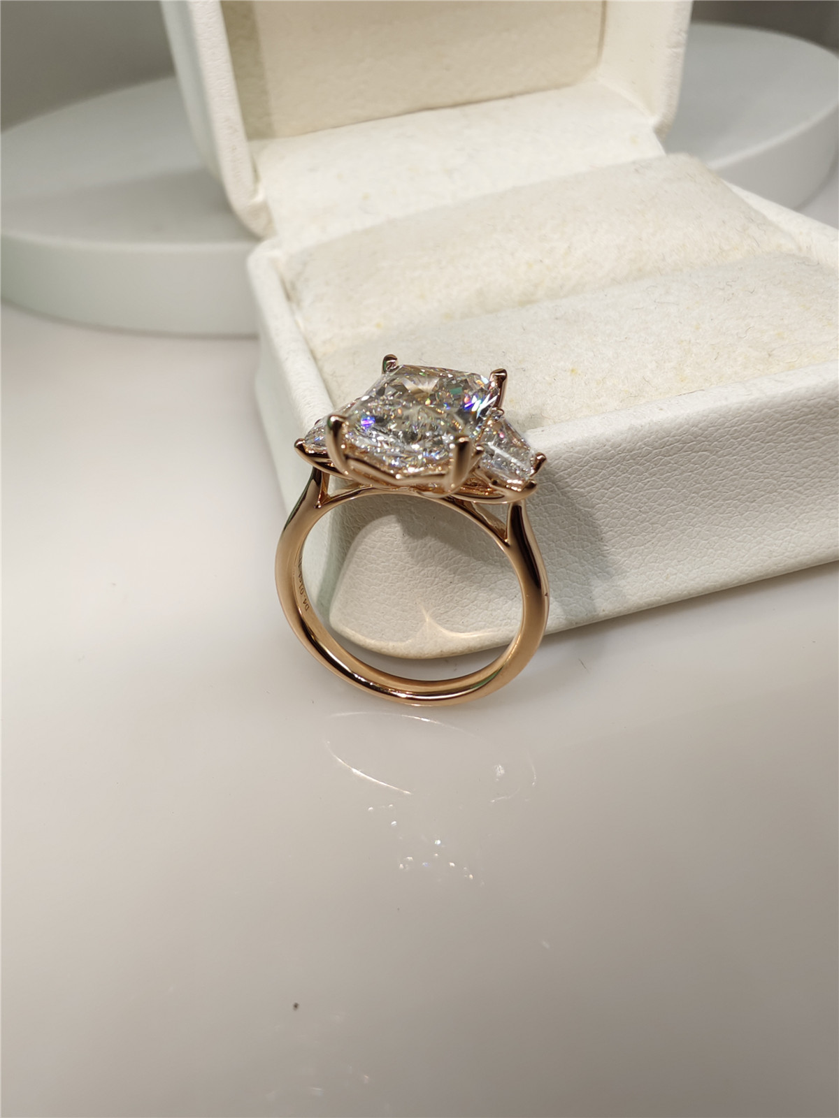 14K Gold Lab-Grown Diamond CVD - Body Jewelry Vch recension och pris